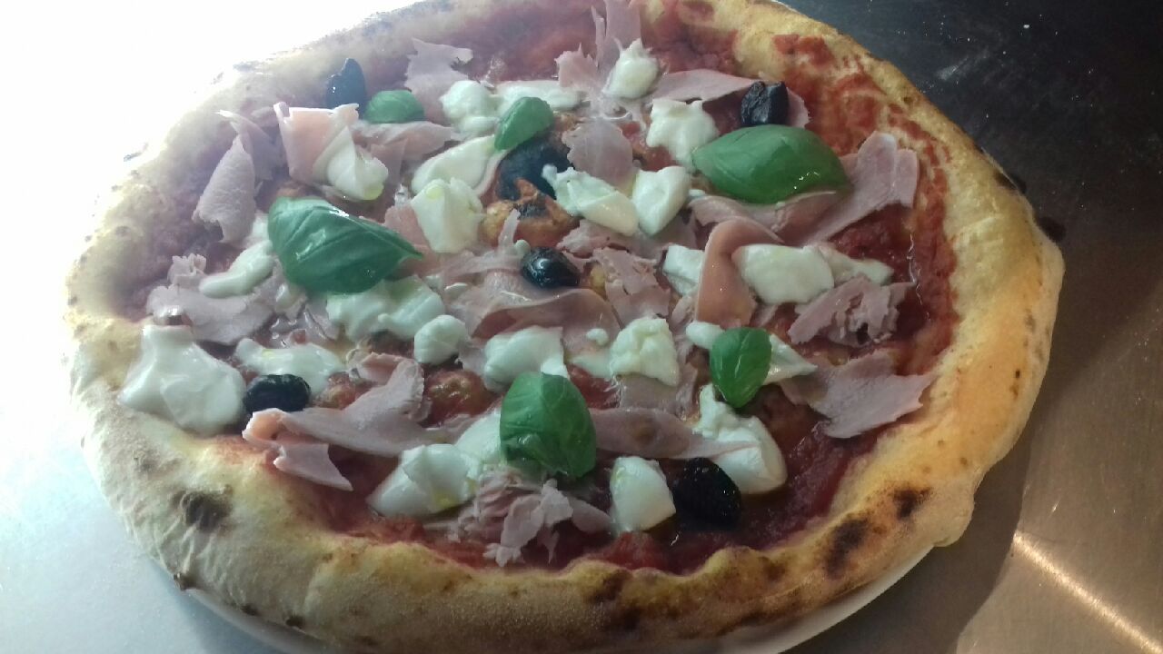 La pizza du plateau Chez Peppino · Photos 4