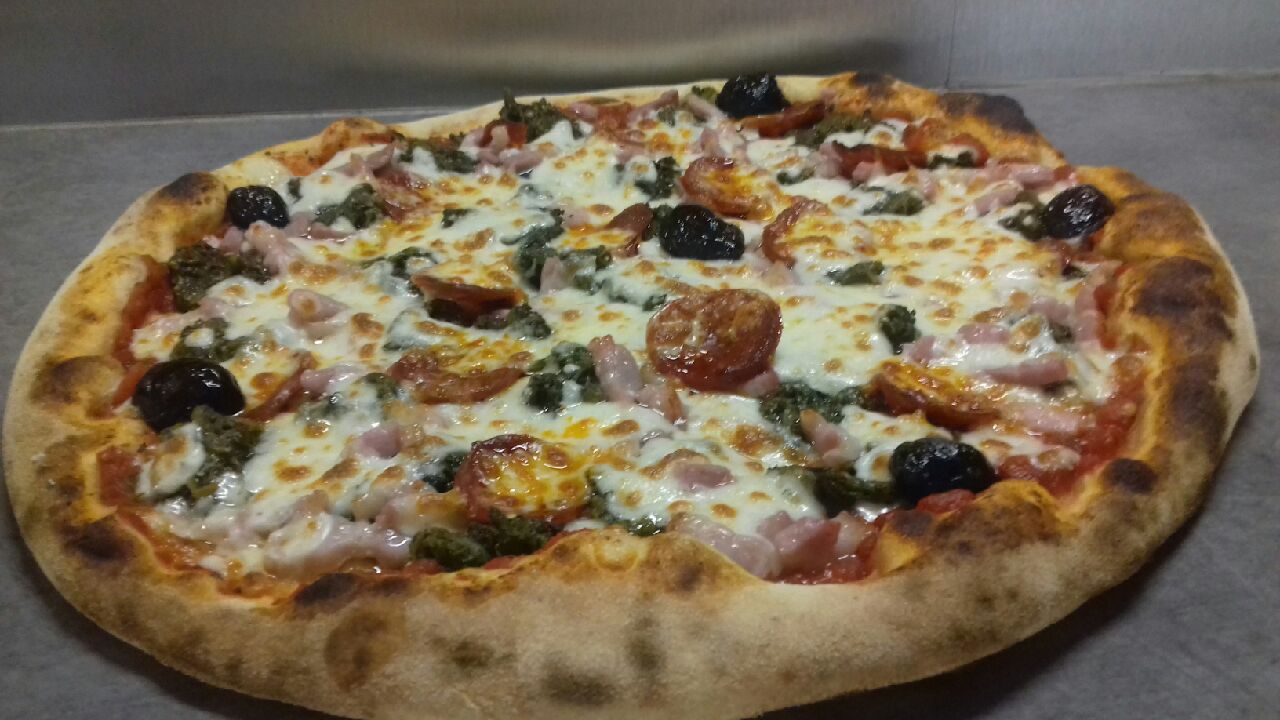 La pizza du plateau Chez Peppino · Photos 3
